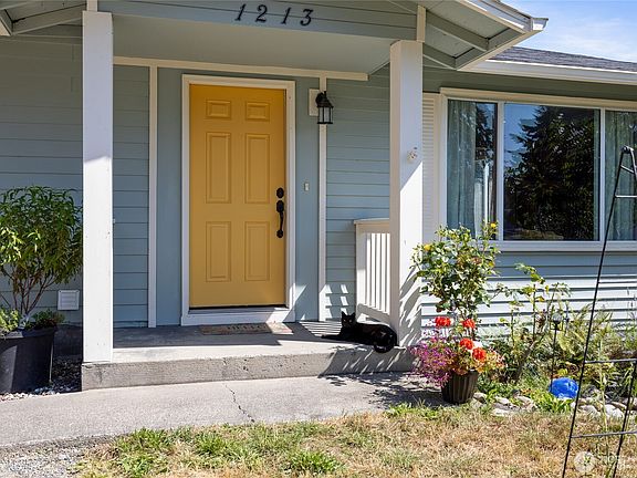 3rd image of 1213 E 59th Street