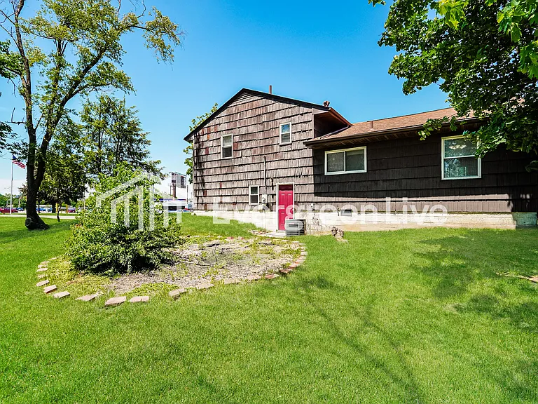 4469 E Livingston Ave — Photo 14
