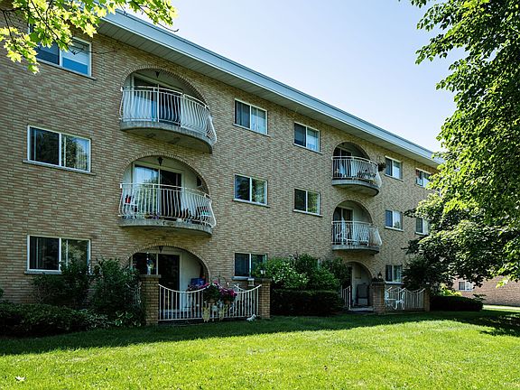 2nd image of 89 Greenwood Dr