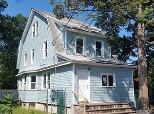 46 Chapman Pl, Bay Shore, NY 11706