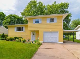 1955 25th Ave, Marion, IA 52302