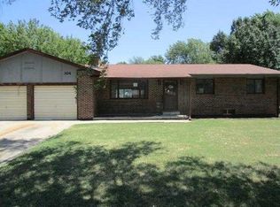 304 Central Ave, Newton, KS 67114