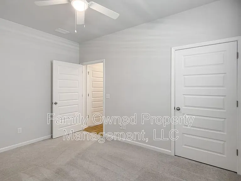 2048 Longhorn Ln — Photo 43