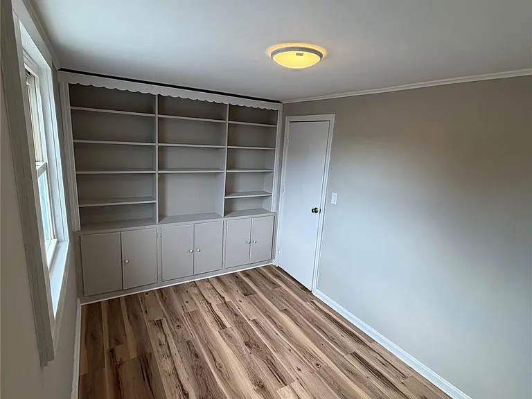 61 Hollywood Ave — Photo 5