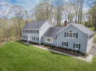 107 Barrack Hill Rd, Ridgefield, CT 06877
