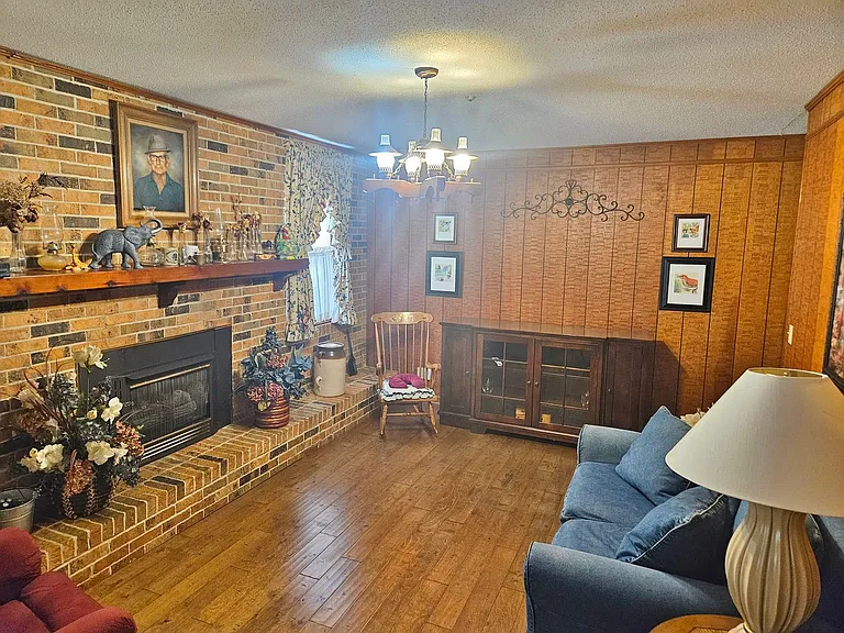 725 County Road 606 — Photo 2