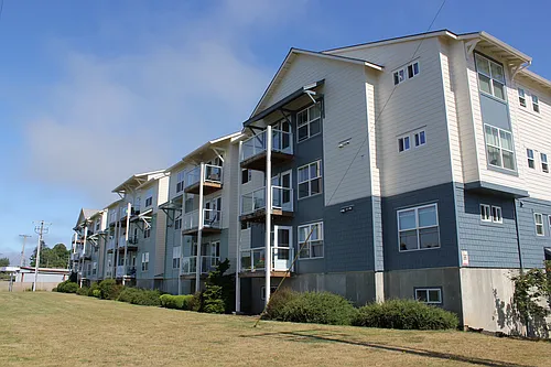 Yacht Club Apartments Photo 1