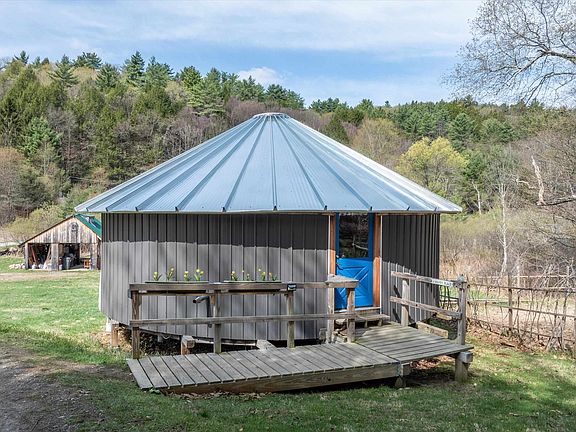 3rd image of 757 Weatherhead Hollow Road