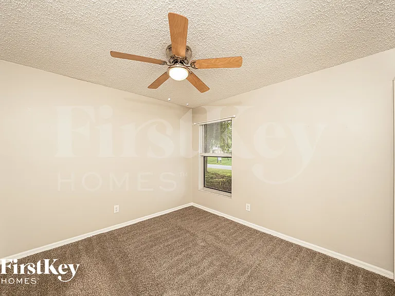 1401 SW Sudder Ave — Photo 13