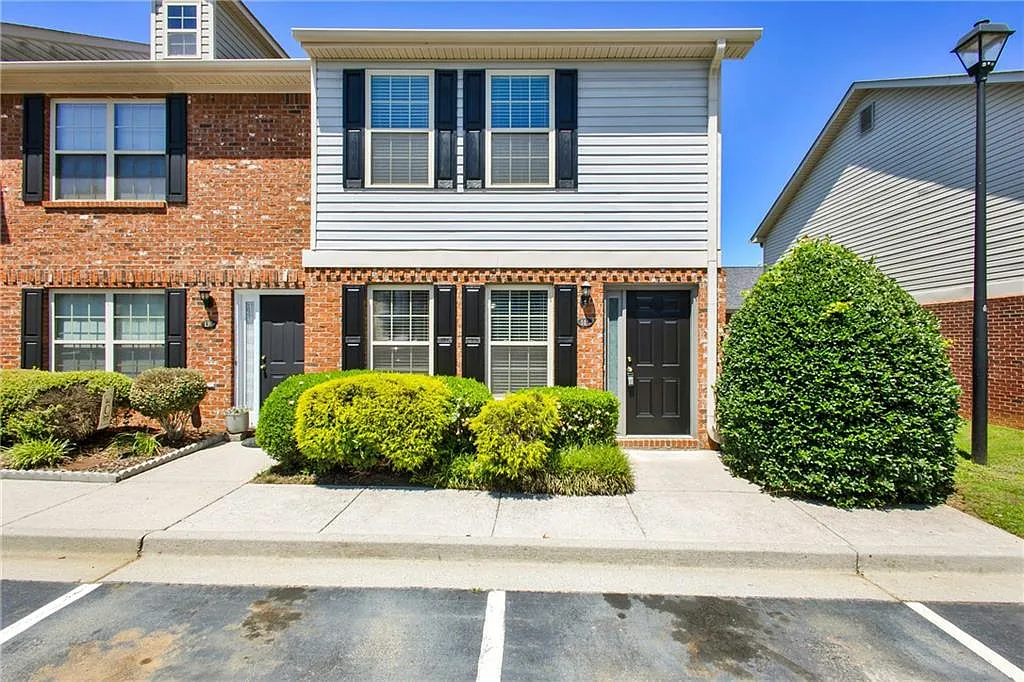2 bed, 2.5 bath, 1188 sqft, $1,350 — Photo 1