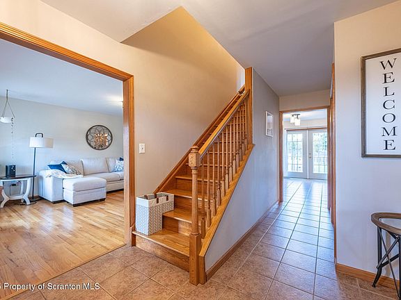 4th image of 64 Green Briar Dr