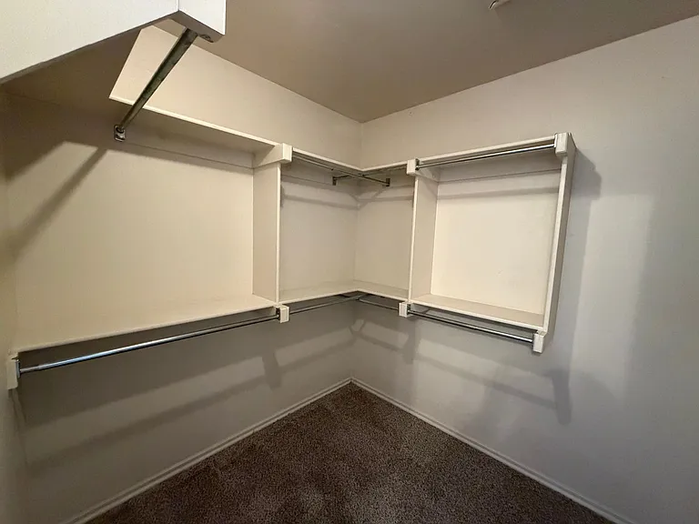 200 Chalmette Dr — Photo 23