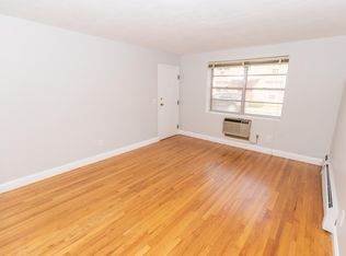 372 Park Rd APT B2, West Hartford, CT 06119