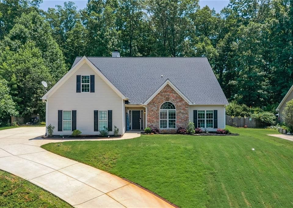 1st image of 271 Cypress Dr