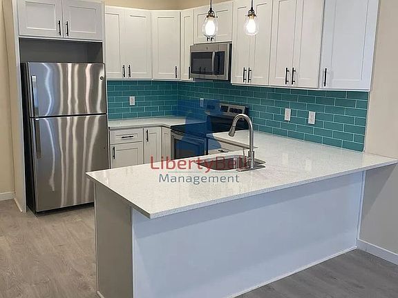 3rd image of 907 N 48th St #3