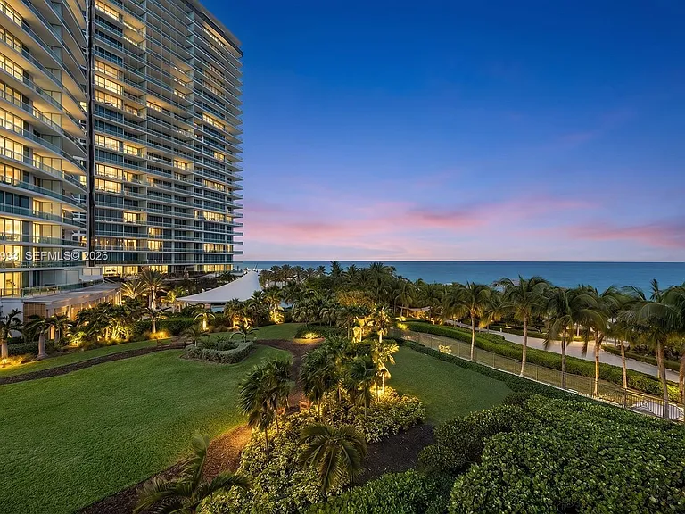 10275 Collins Ave #507 — Photo 31