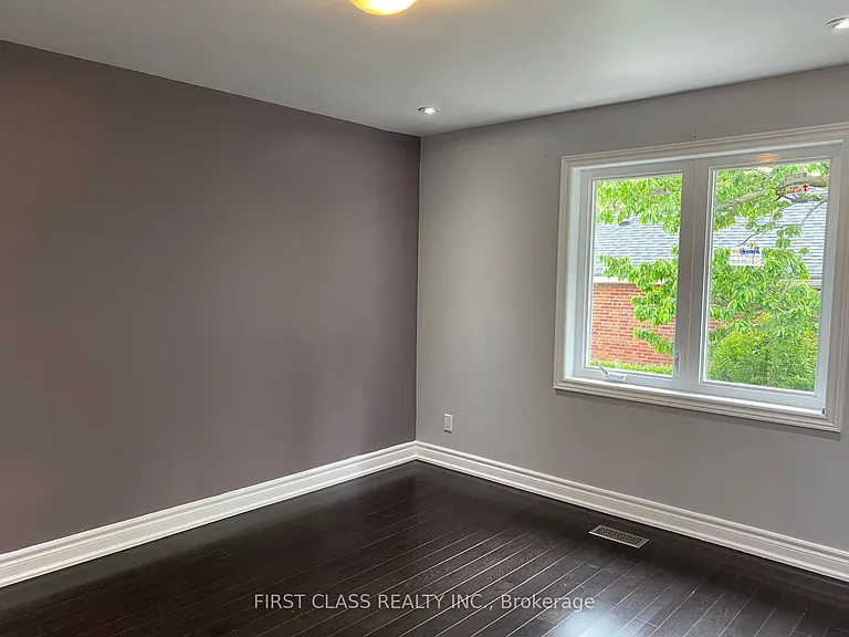 26 Wilmington Ave — Photo 9
