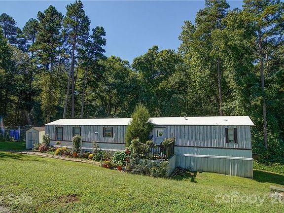 3rd image of 201 Tall Pines Ln