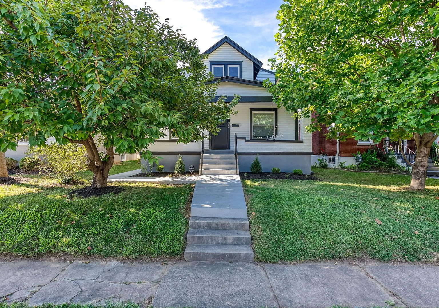 House For Rent — Photo 1