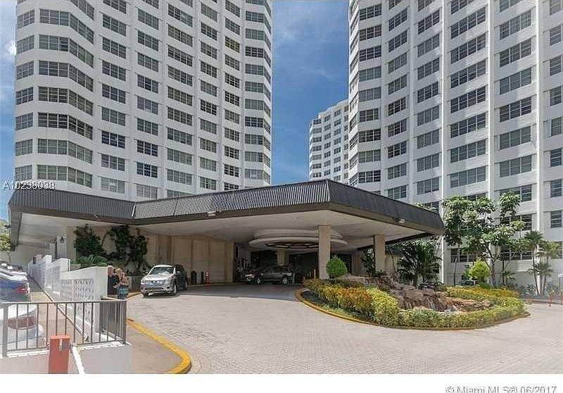 1st image of 905 Brickell Bay Dr APT 927