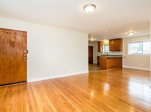 3rd image of 6403 N Damen Ave APT 3C