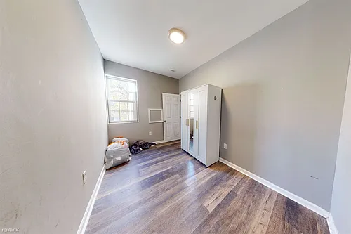81 America St #3 Photo 1
