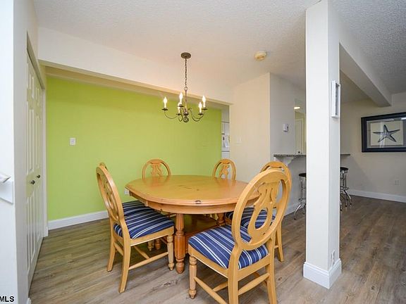 4th image of 900 Park Pl APT 8