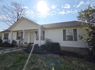 409 E Biggs Rd #B, Portland, TN 37148