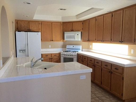 5th image of 2236 Brighton Shore St