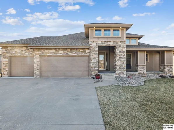 12817 Deer Creek Dr, Omaha, NE 68142