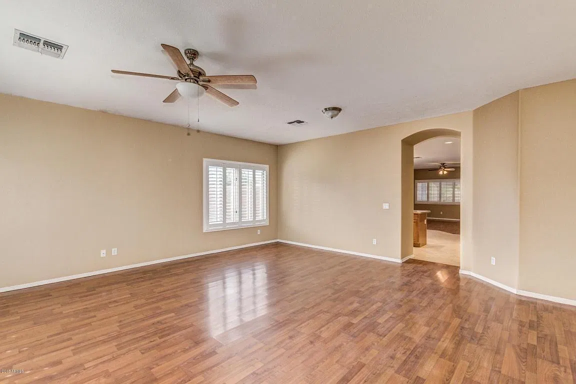4 bed, 2080 sqft, $2,850 — Photo 2