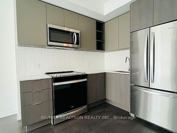 4th image of 25 Holly St #702