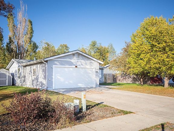 3rd image of 805 Oakwood Dr