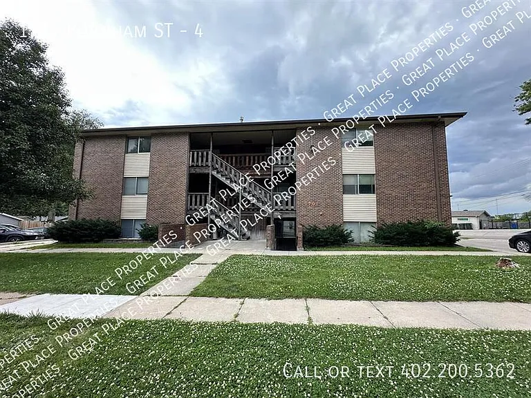 1701 Burnham St #4 — Photo 1