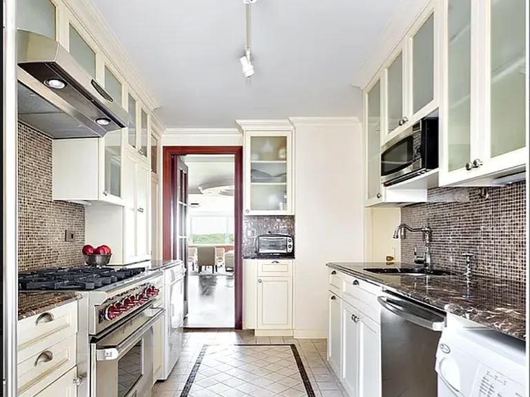 24 Central Park S #12W — Photo 4