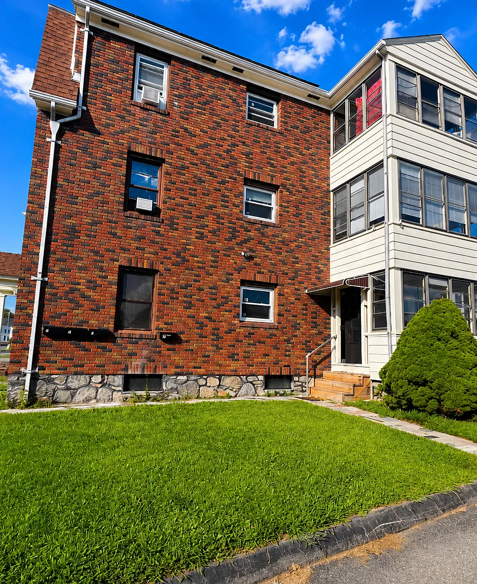 3 bed, 1280 sqft, $2,100 — Photo 3