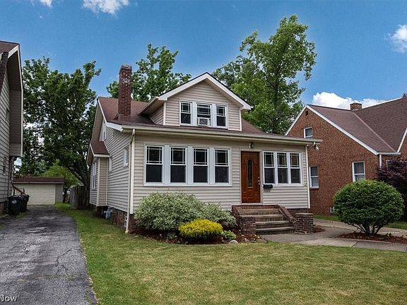 2nd image of 2020 Grovewood Ave