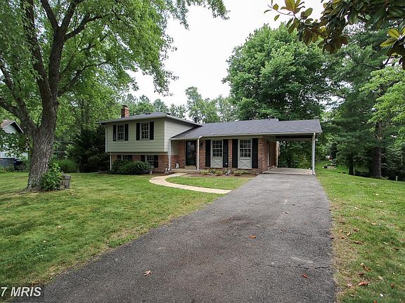 Large Lot Long Driveway and Huge Carport