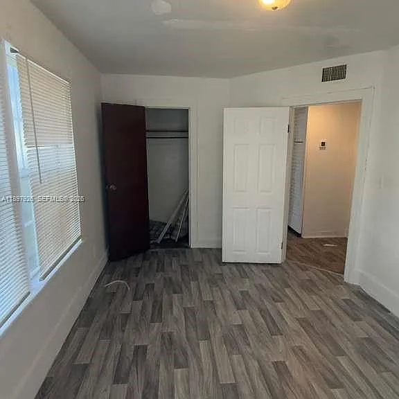 2748 Broadway Ave — Photo 23