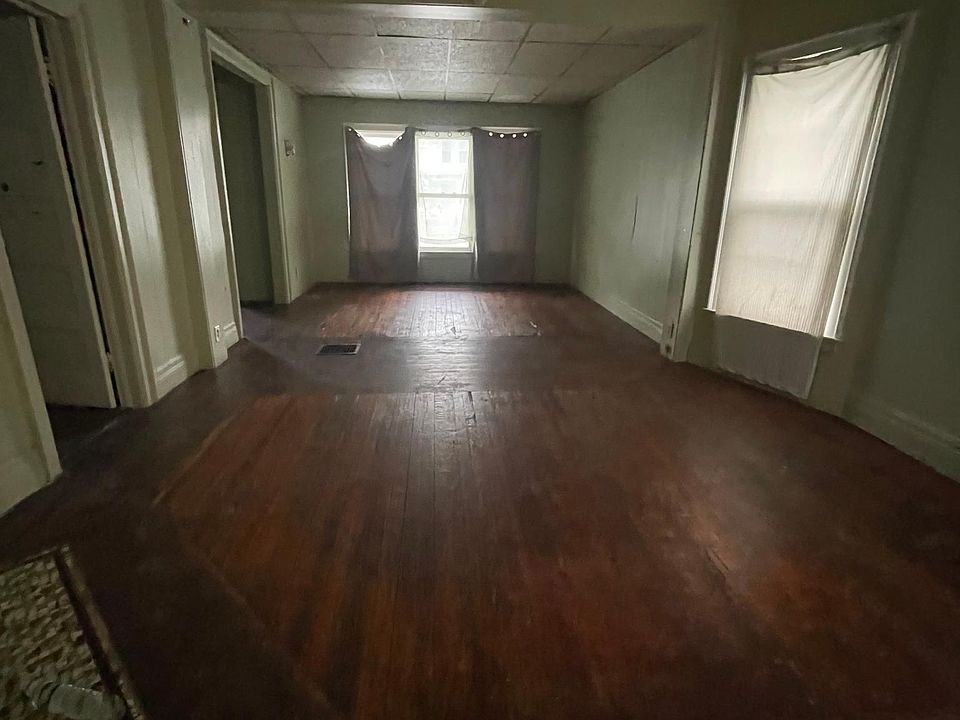 1st image of 509 E Utica St #1