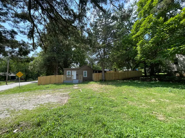 2131 E 81st St, Kansas City, MO 64132