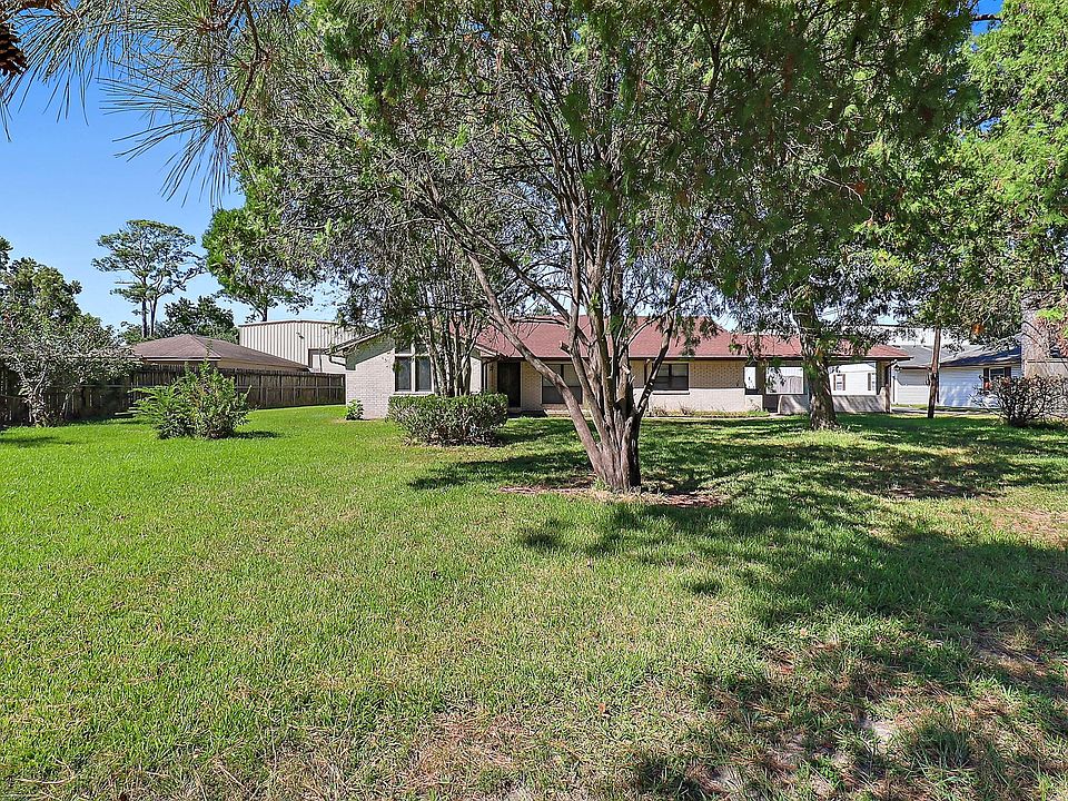 1st image of 1211 Pecan St