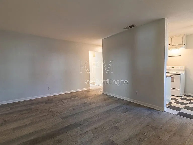 445 Almond Dr #80 — Photo 8