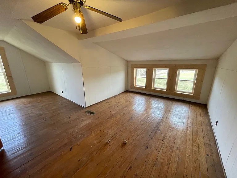 555 Hopewell Rd — Photo 21