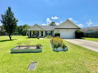 460 Derby Ln, Hope Mills, NC 28348