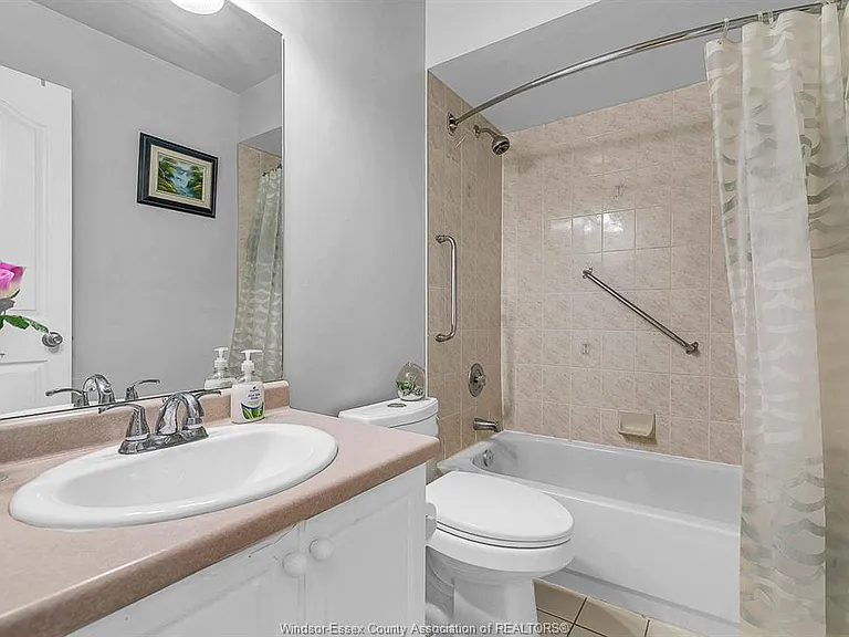 3114 Fletcher Cres — Photo 19
