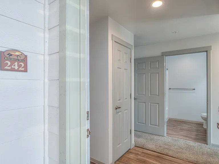 Wild Horse Mesa Apartments — Photo 24