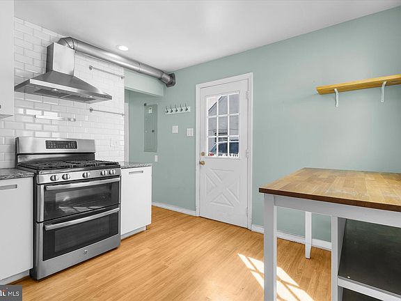 5th image of 1933 Clearview Ave