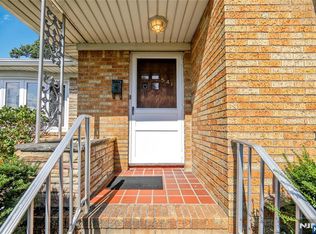 541 Hilltop Ter, Cliffside Park, NJ 07010