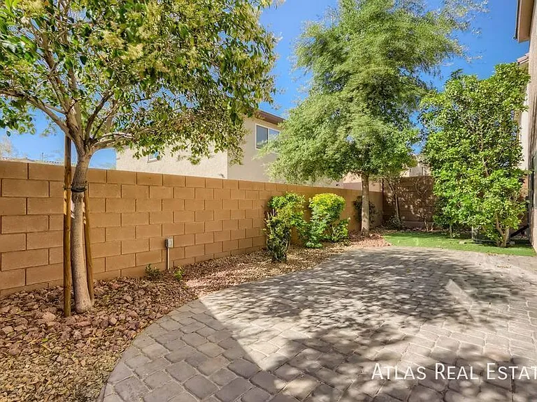 10601 Derby Peak Ln — Photo 11